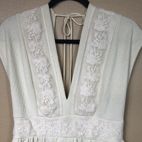 Zara cream shorts romper with open back. - Picture 4 of 9